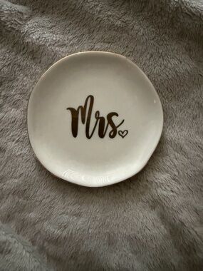Mrs Ring Dish - White and Gold Decorative Plate